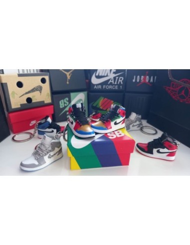 Porte cles  Basket JORDAN AIR 1 AJ18 vendu a l'unité.